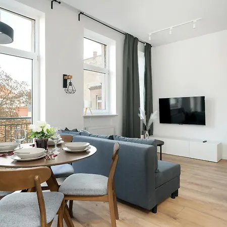 Apartment Klimatyzowane I Stylowe W Poznaniu Blisko Parku By Renters Poznan