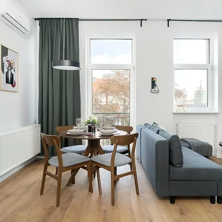 Klimatyzowane I Stylowe W Poznaniu Blisko Parku By Renters * Poznan