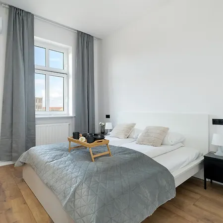 Apartment Klimatyzowane I Stylowe W Poznaniu Blisko Parku By Renters Poznan