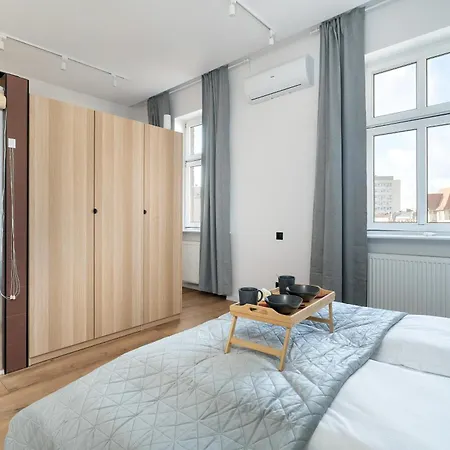 Klimatyzowane I Stylowe W Poznaniu Blisko Parku By Renters